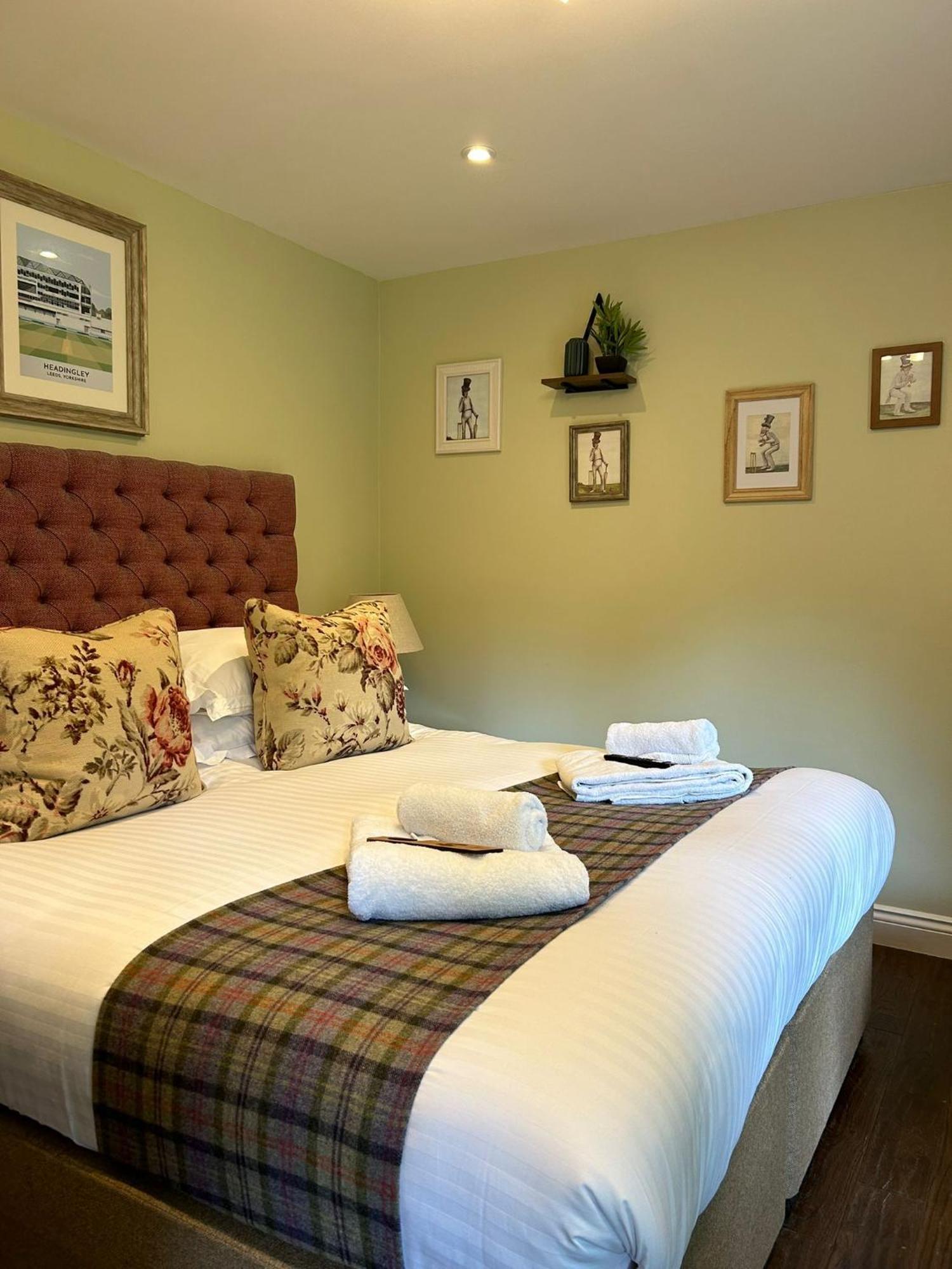 Hotel The Thomas Lord West Meon Exterior foto