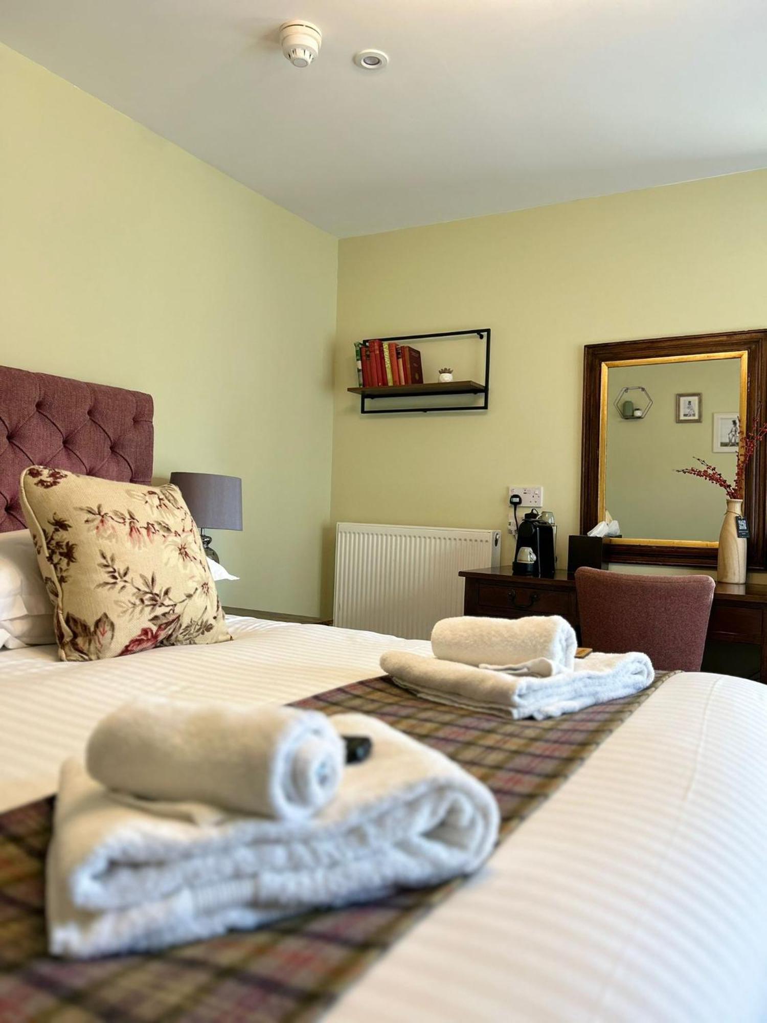 Hotel The Thomas Lord West Meon Exterior foto