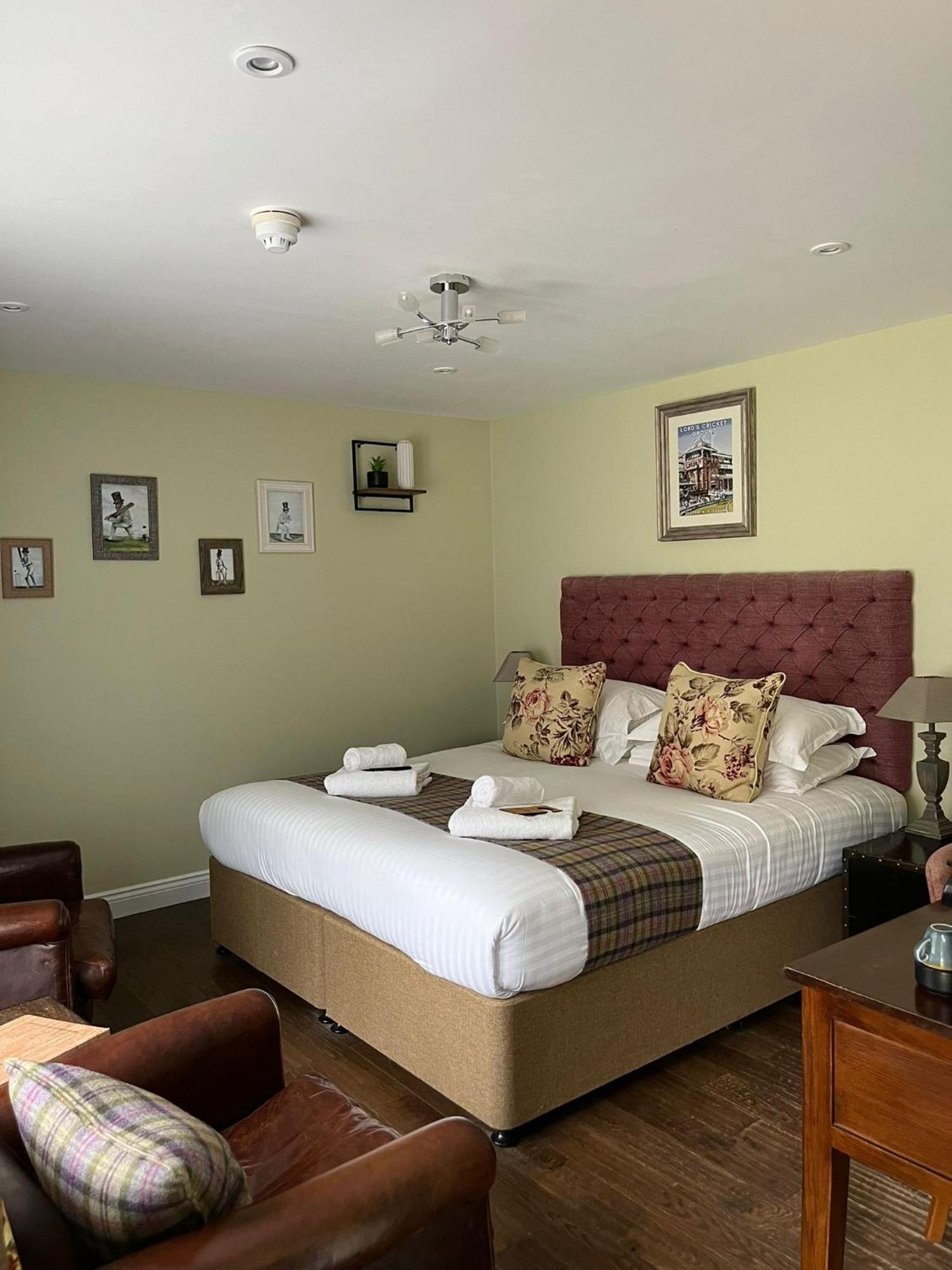 Hotel The Thomas Lord West Meon Exterior foto