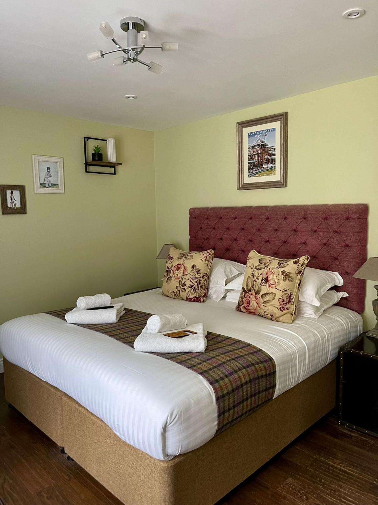 Hotel The Thomas Lord West Meon Exterior foto